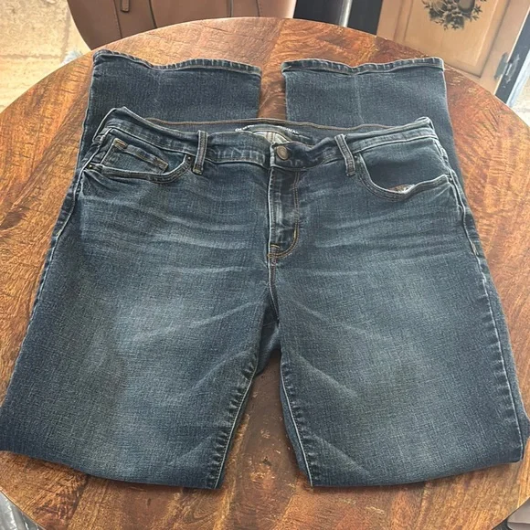 Old Navy Original Mid-Rise Jeans - Picture 2 of 5